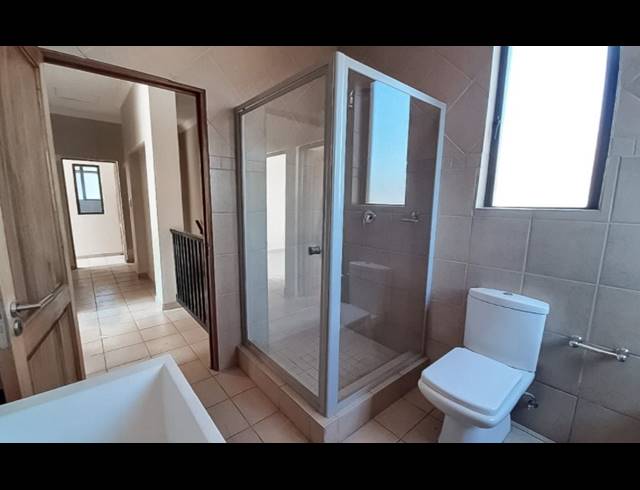 3 BEDROOM FREEHOLD FOR SALE IN XANADU